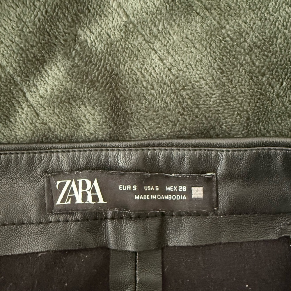 Zara Women’s Skinny Faux Leather Pants Zipper Detail Size Small - Picture 6 of 6
